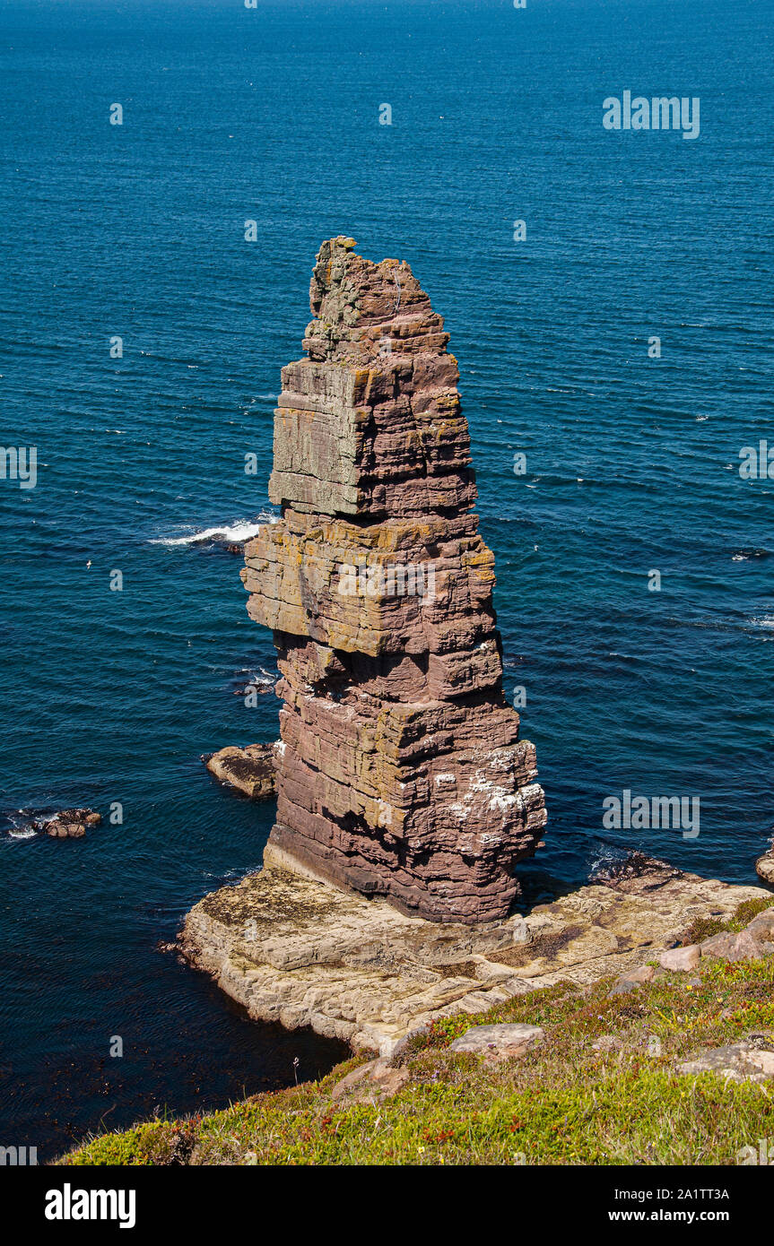 Am Buachaille sea stack and Sandwood Bay, Sutherland, NW Scotland Stock Photo