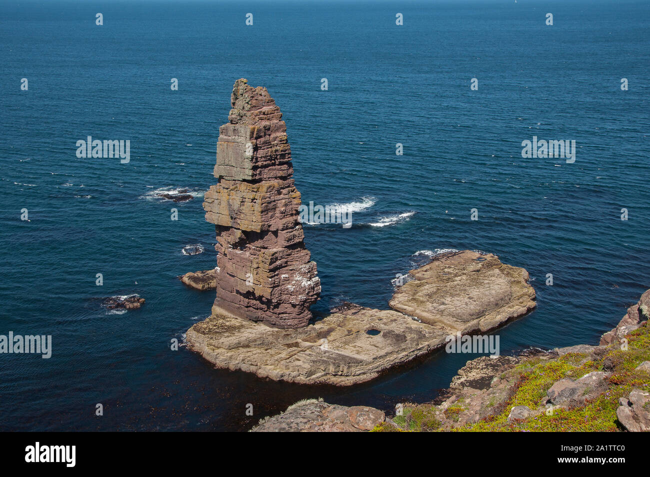 Am Buachaille sea stack and Sandwood Bay, Sutherland, NW Scotland Stock Photo
