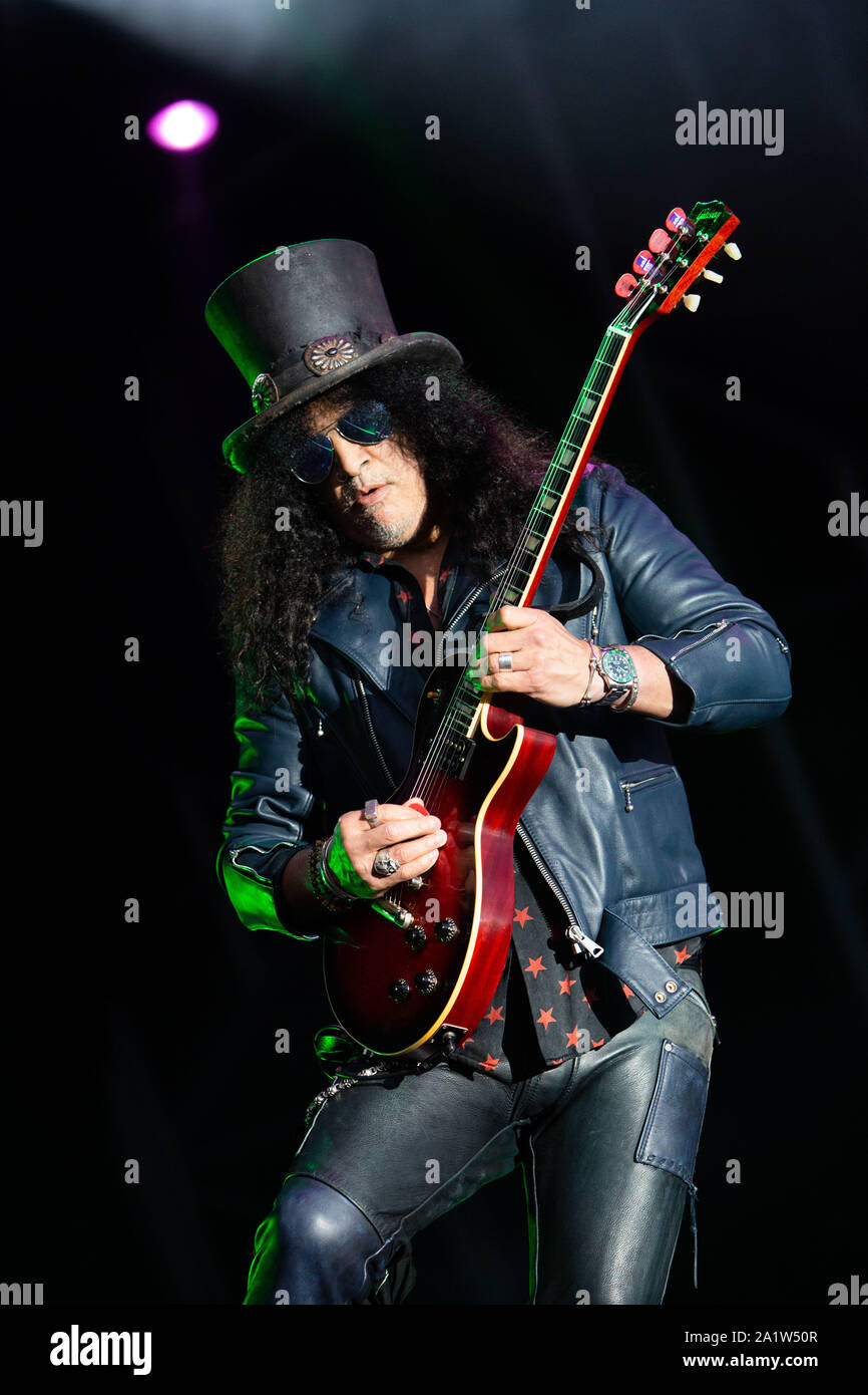 Slash hi-res stock photography and images - Alamy