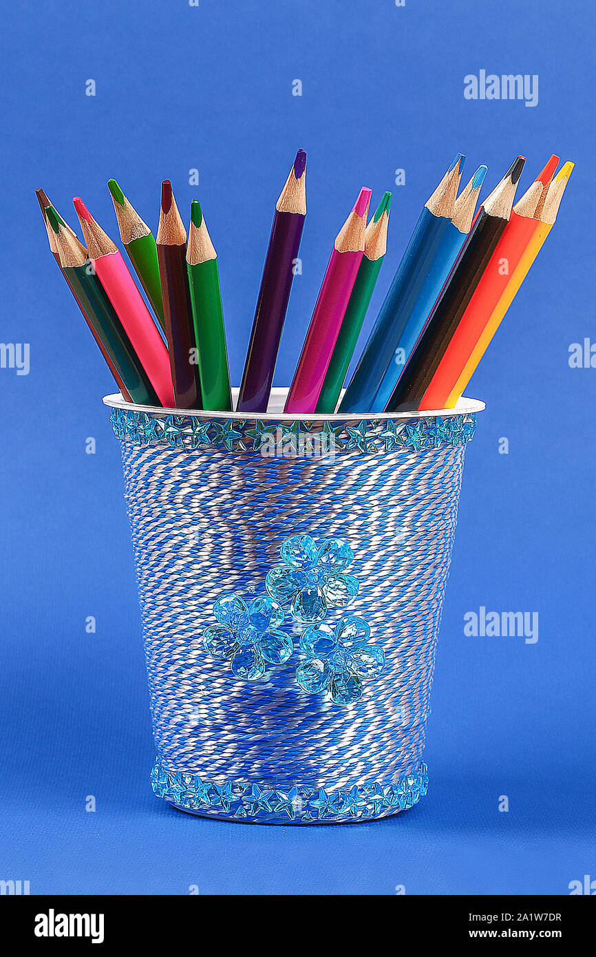 DIY Colored Pencil holder 