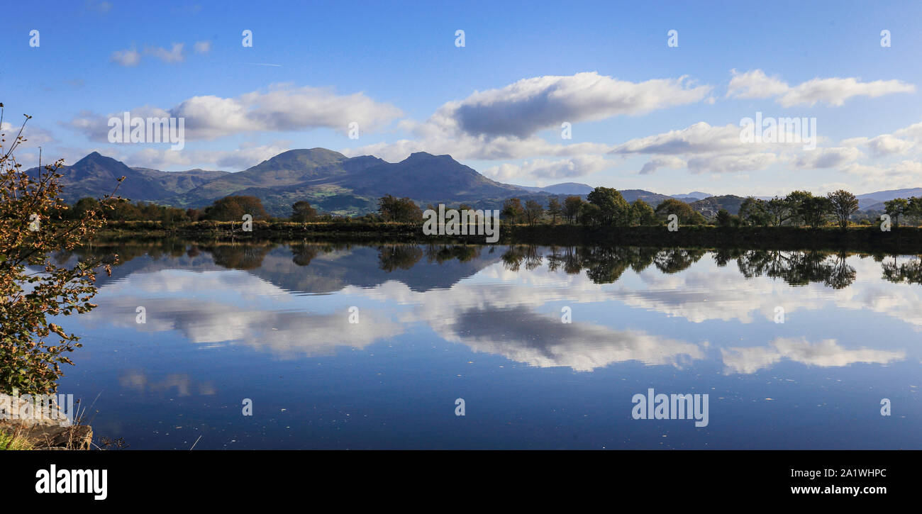 Porthmadog Snowdonia View Stock Photo Alamy