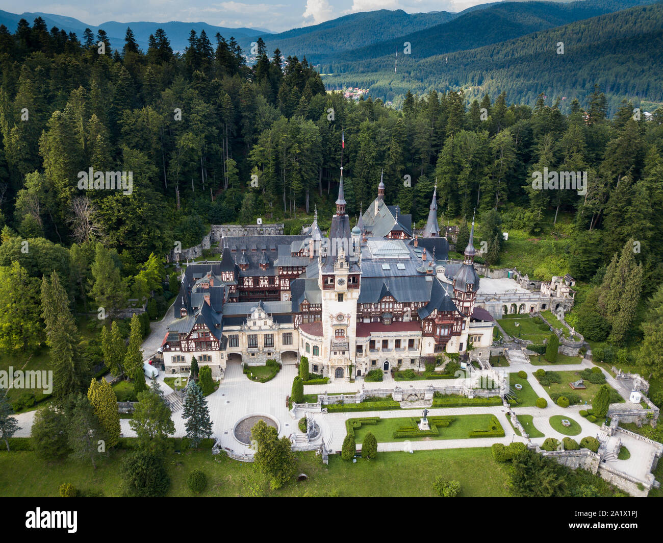 peles-castle-romania-famous-neo-renaissance-castle-and-ornamental