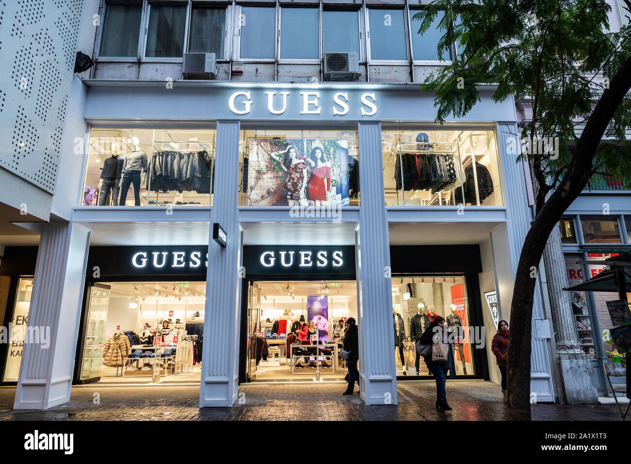 Guess store hi-res stock photography and images - Page 2 - Alamy