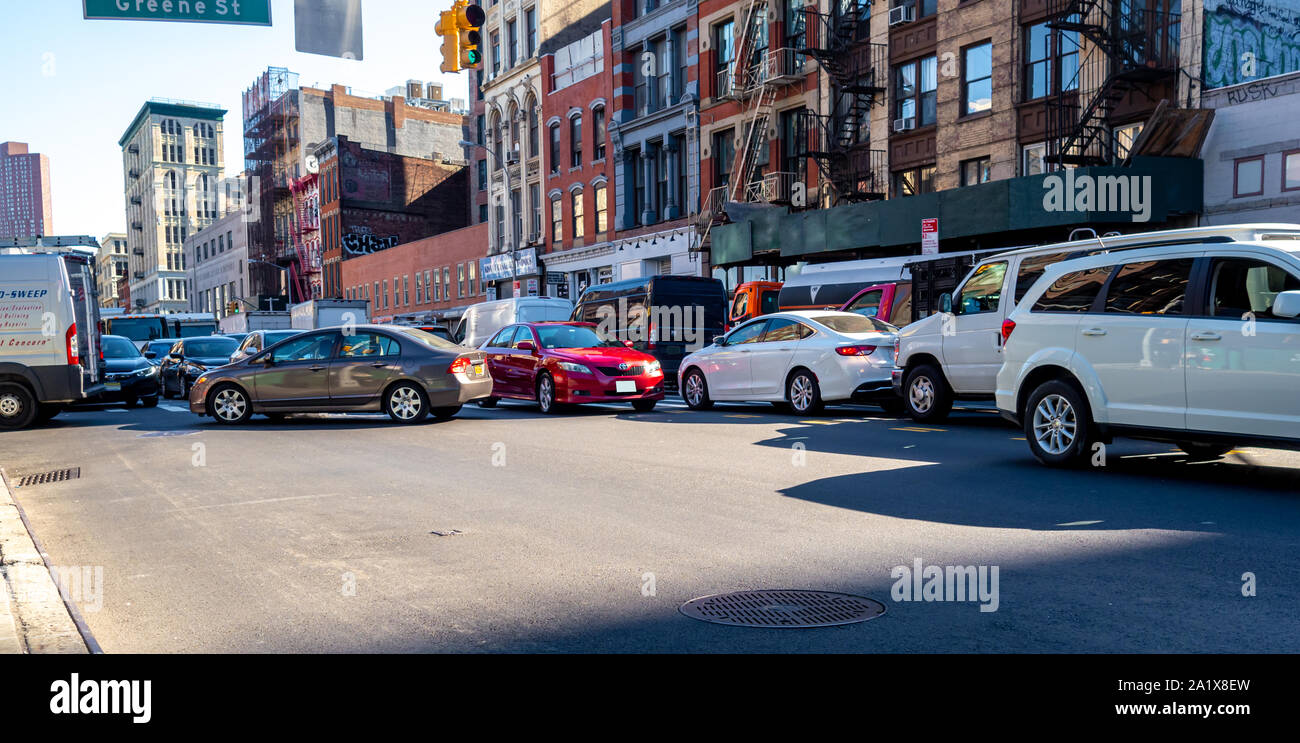 classic traffic jam in downtown Manhattan Stock Photo Alamy