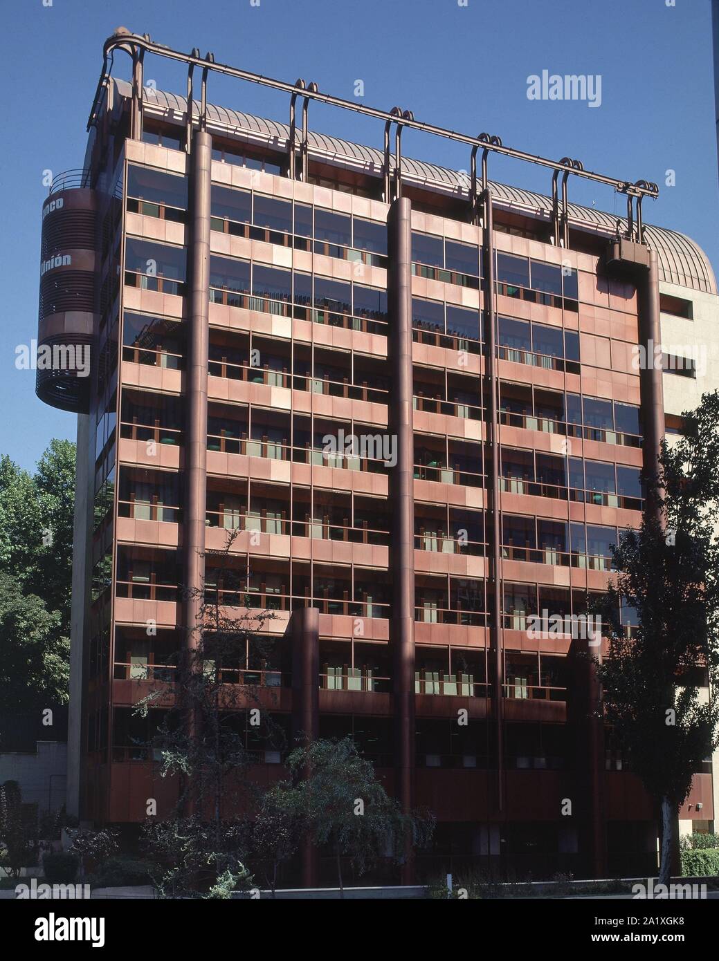 EDIFICIO BANKUNION EN EL PASEO DE LA CASTELLANA. Location EDIFICIO