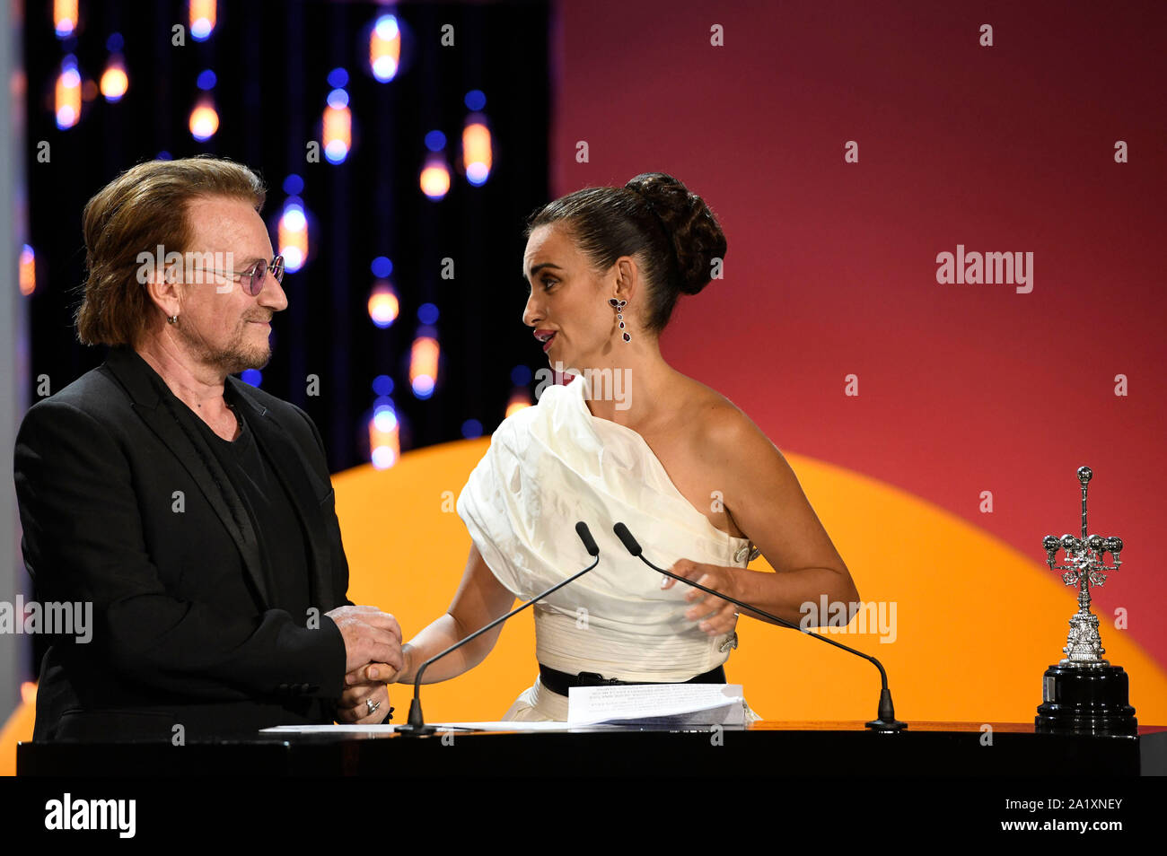 Penelope Cruz with Bono at the Donostia Awards for her life's work at the 67th San Sebastian International Film Festival / Festival Internacional de Cine de San Sebastián at the Victoria Eugenia Theater. San Sebastian, 27.09.2019 | usage worldwide Stock Photo