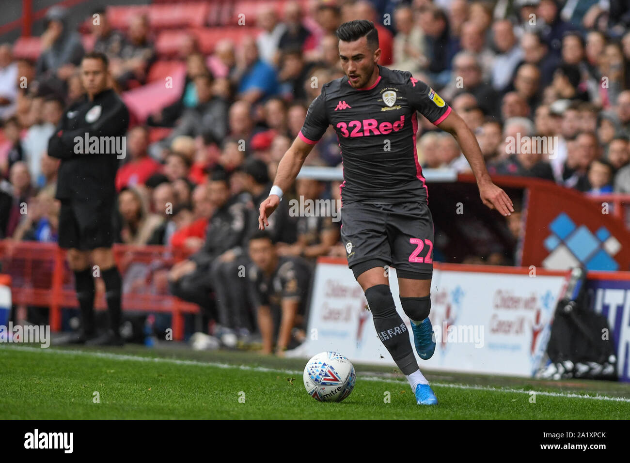 28th September 2019, The Valley, Charlton, England; Sky Bet Championship, Charlton vs Leeds United ; Jack Harrison (22) of Leeds United with the ball  Credit: Phil Westlake/News Images Stock Photo