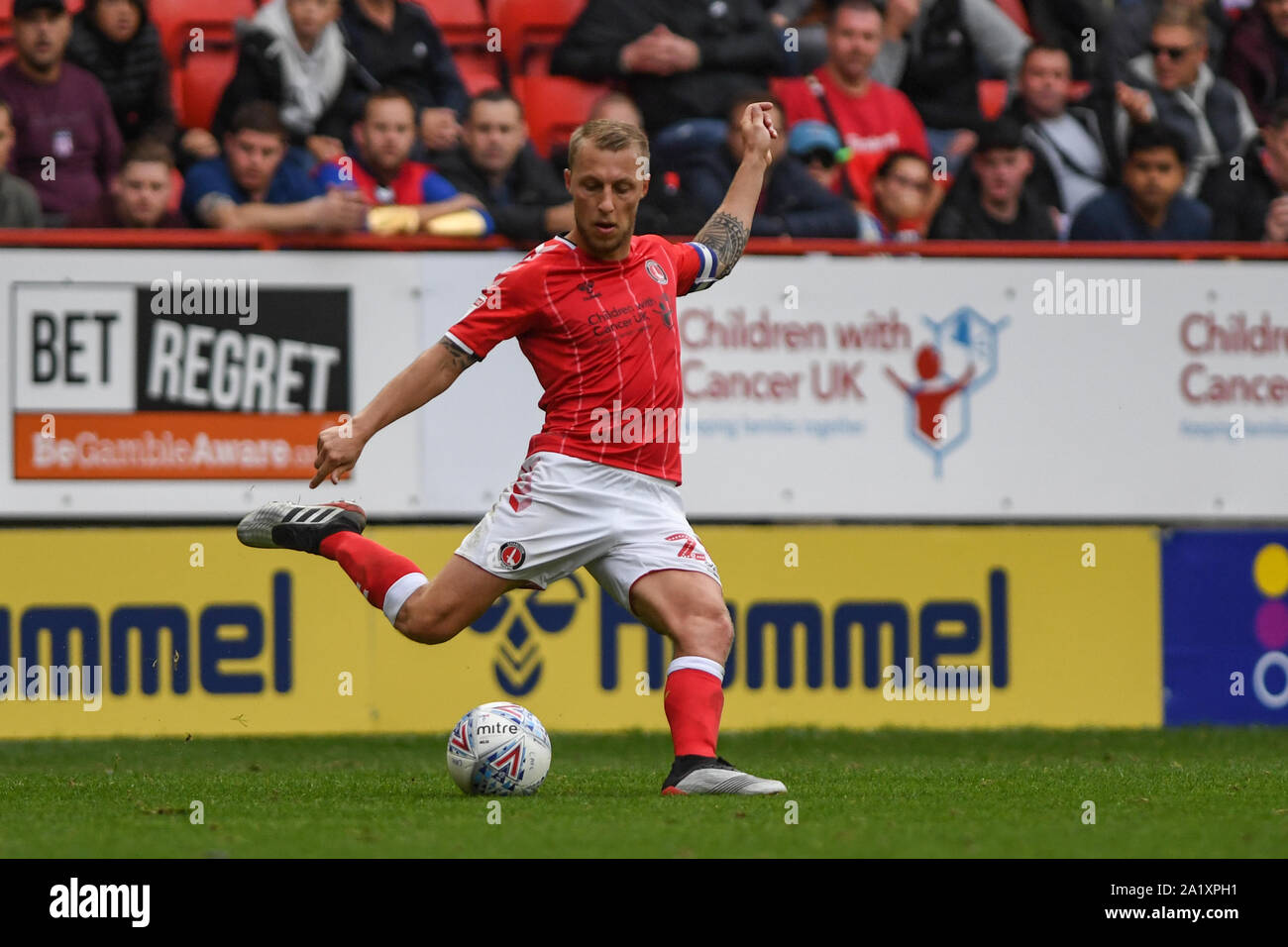 28th September 2019, The Valley, Charlton, England; Sky Bet Championship, Charlton vs Leeds United ; Chris Solly (20) of Charlton with the ball  Credit: Phil Westlake/News Images Stock Photo