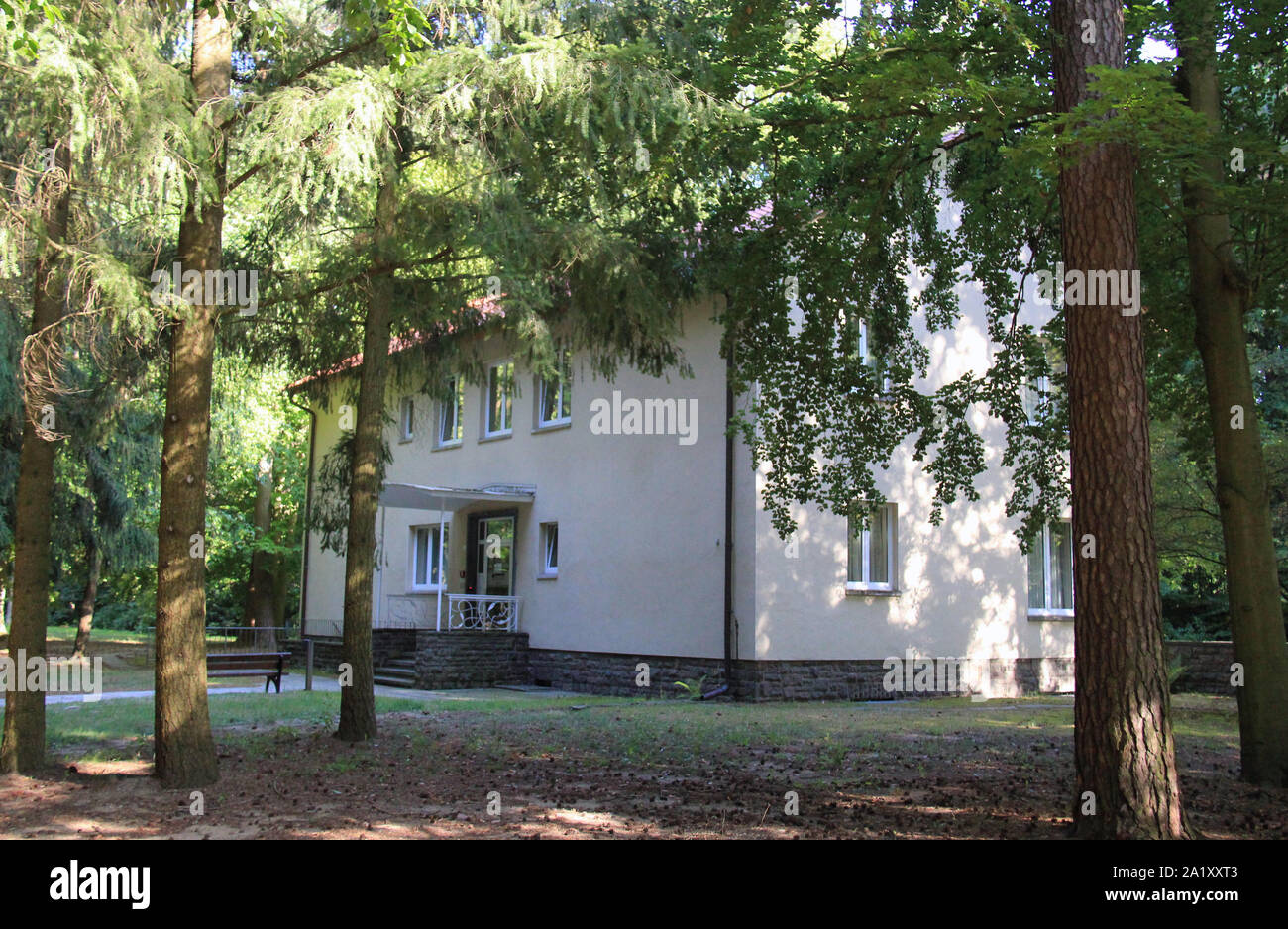 Berlin, Germany. 22nd Aug, 2019. Erich Honecker's house in Wandlitz area near Berlin, Germany, is seen on August 22, 2019. Honecker was a German communist politician who was the General Secretary of the Socialist Unity Party of Germany (SED). Credit: Martin Weiser/CTK Photo/Alamy Live News Stock Photo
