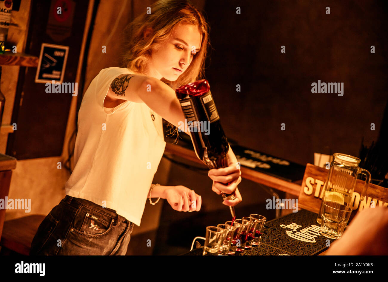 Kharkiv Ukraine June 21 2019 Barmen Girl Does Pouring Whiskey Stock Photo Alamy