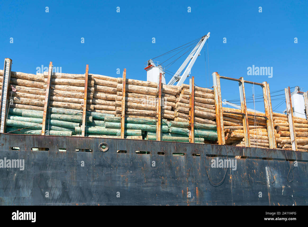 Loading log ship hires stock photography and images Alamy
