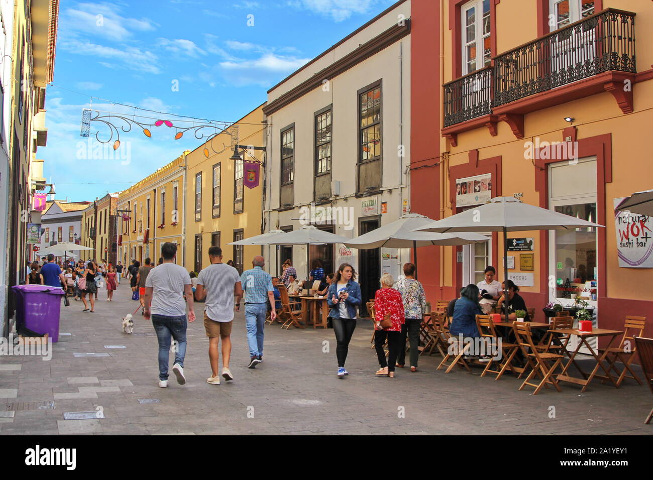 Restaurants, Narrow streets, San Cristóbal de La Laguna, Tenerife, Canary  Islands, Spain Stock Photo - Alamy