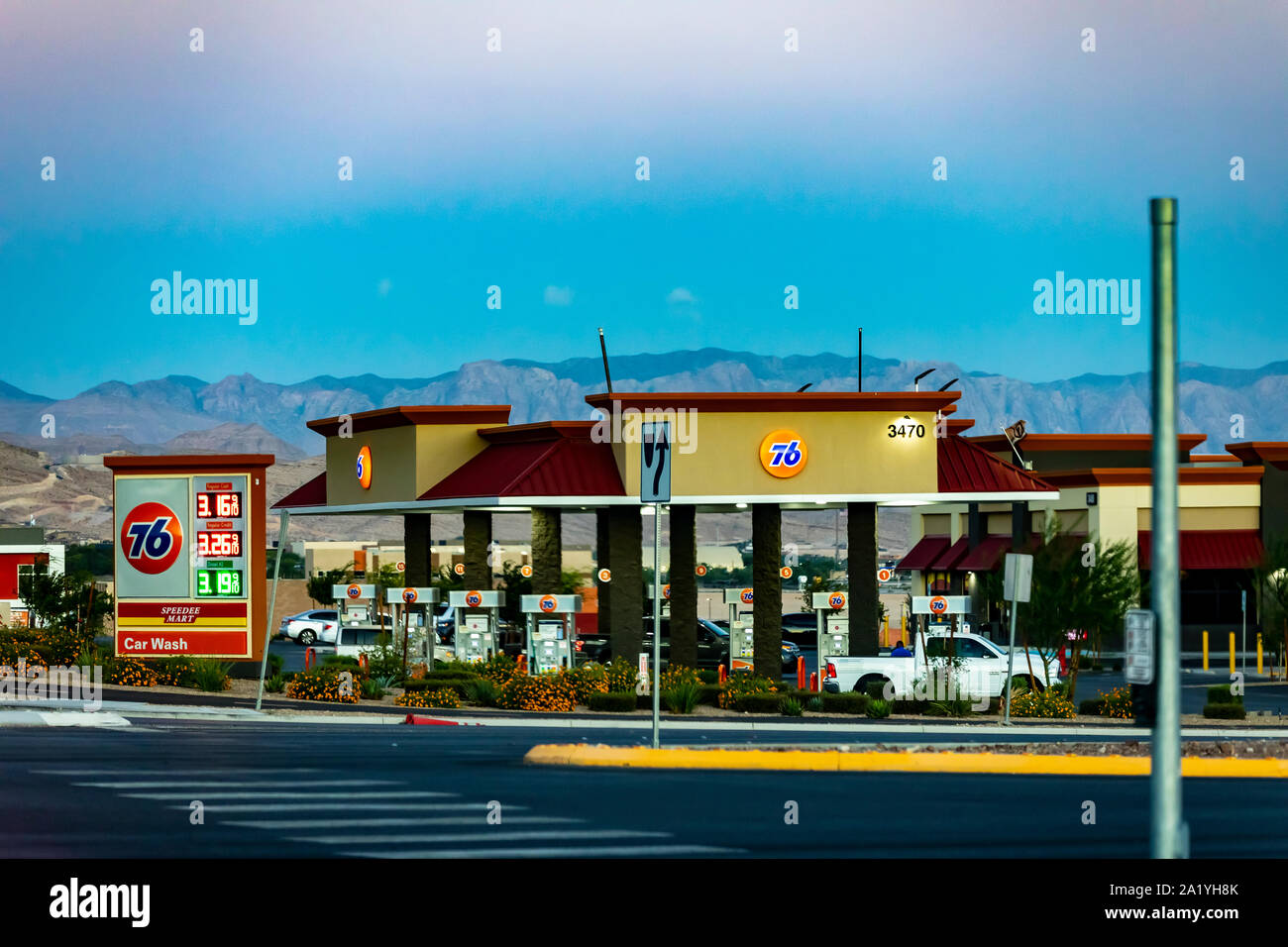 76 gas station hires stock photography and images Alamy