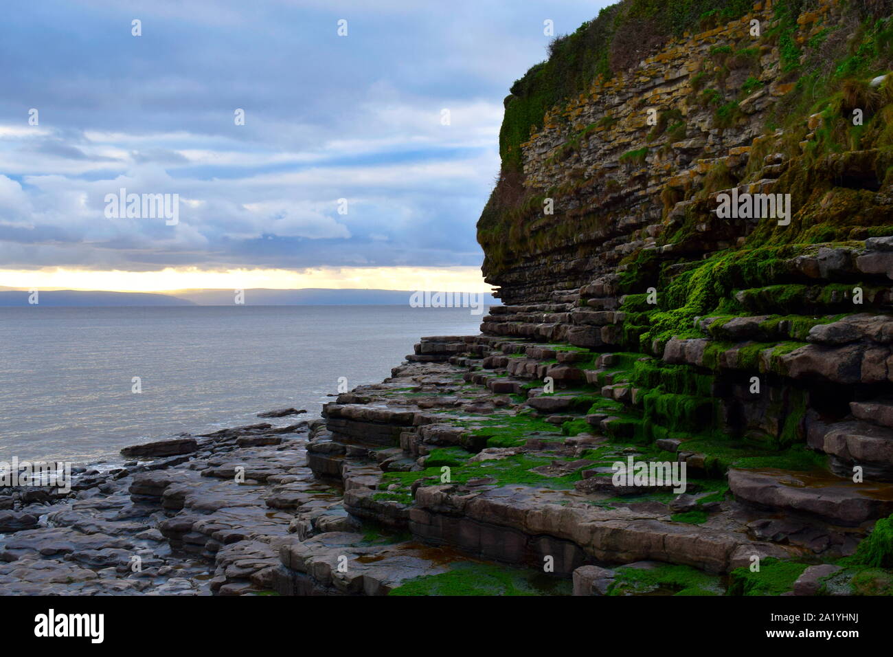 Brilliant beach landscape at Rhoose Beach, South Wales Stock Photo Alamy