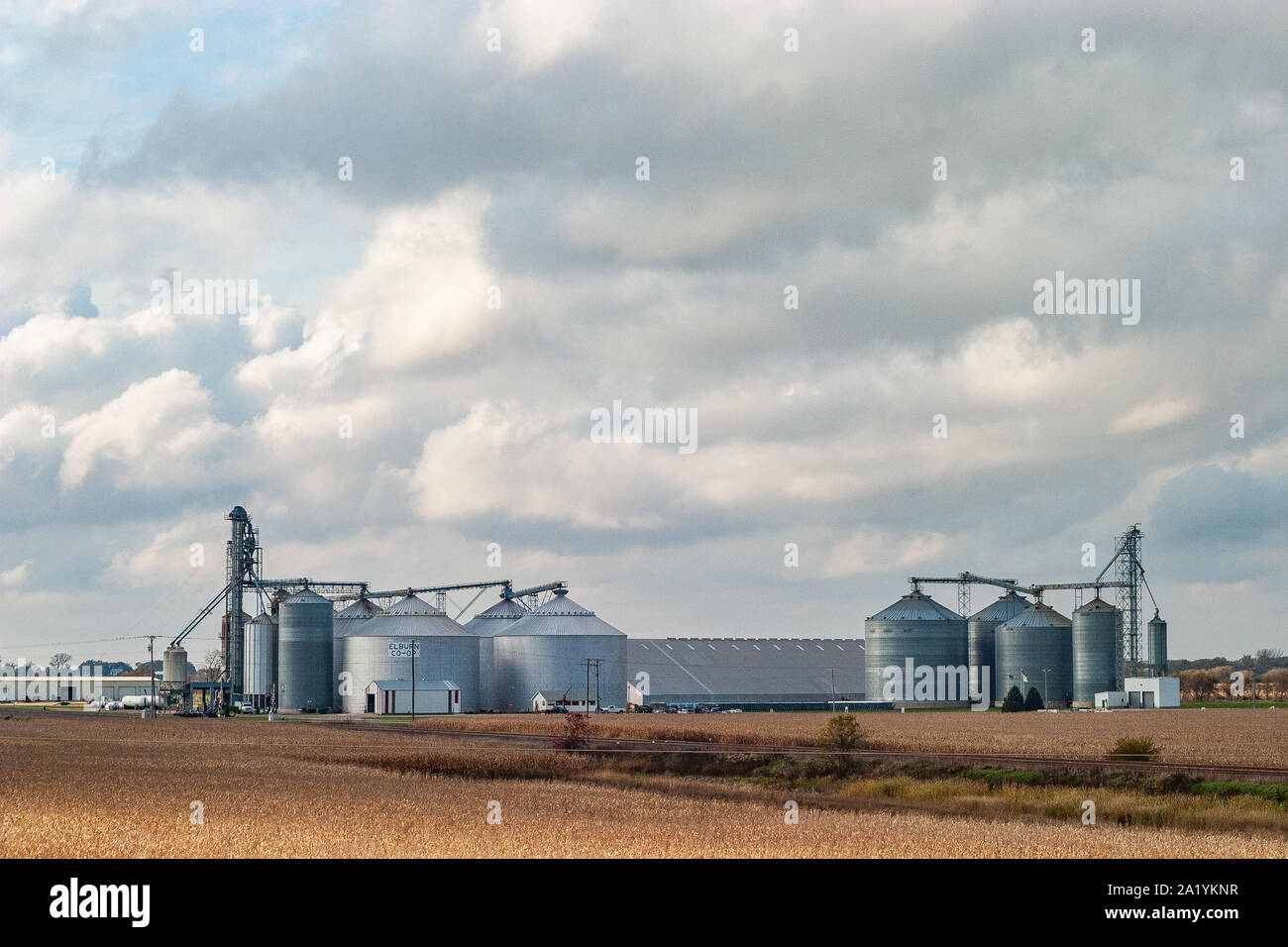 Modern grain storage facility Stock Photo Alamy