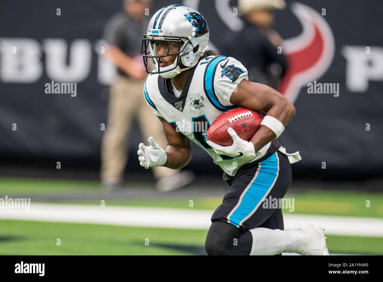 Houston, TX, USA. 29th Sep, 2019. Carolina Panthers wide receiver Ray-Ray  McCloud (14) returns a kick during the 1st quarter of an NFL football game  between the Carolina Panthers and the Houston