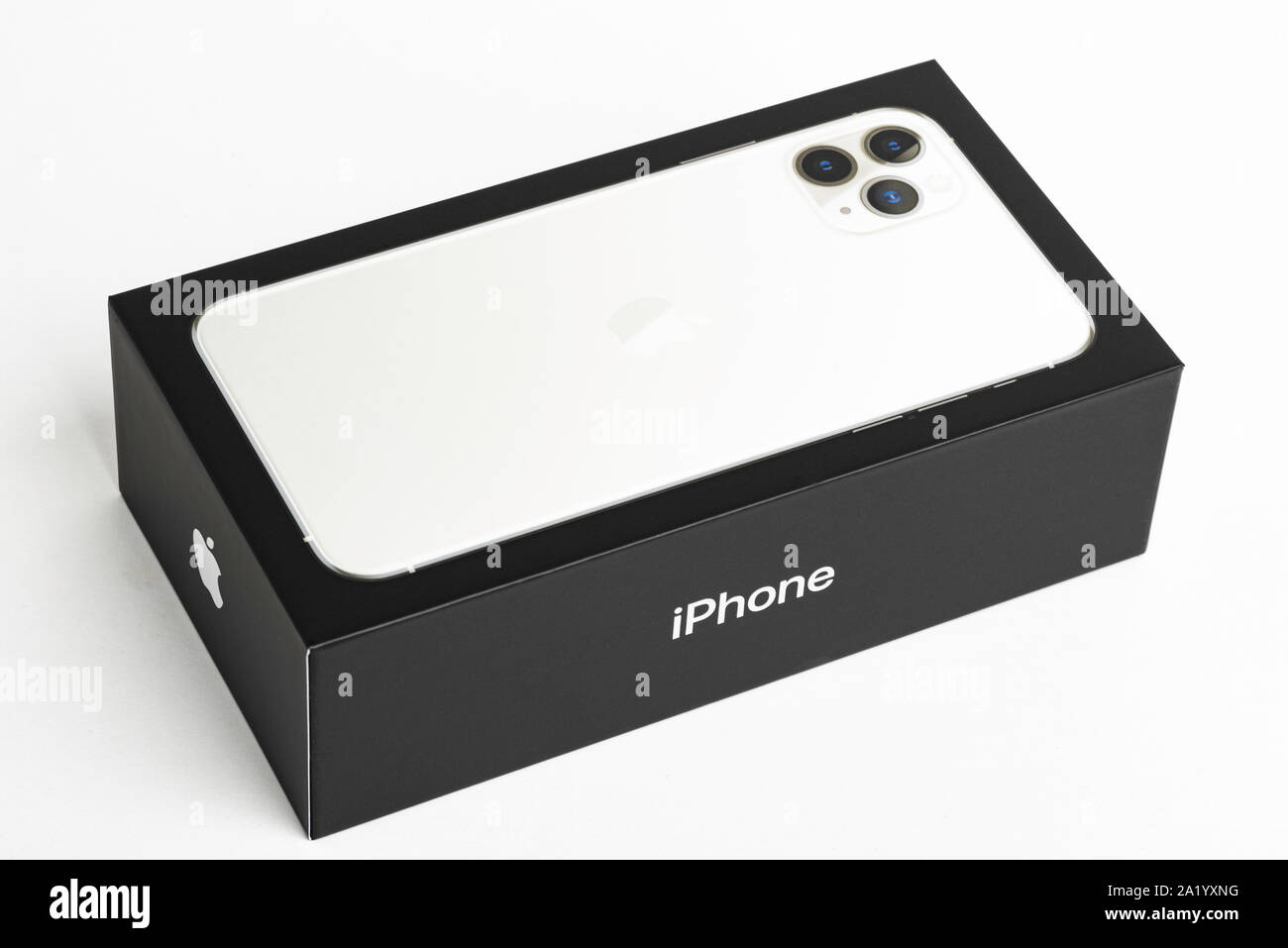 Iphone 11 pro max box hi-res stock photography and images - Alamy