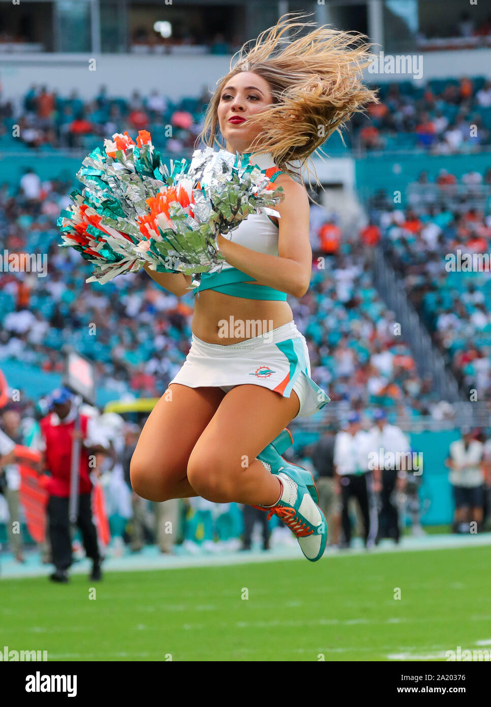 Miami Gardens, Florida, USA. 29th Sep, 2019. A Miami Dolphins cheerleader performs during an NFL football game between Los Angeles Chargers and the Miami Dolphins at the Hard Rock Stadium in Miami Gardens, Florida. Credit: Mario Houben/ZUMA Wire/Alamy Live News Stock Photo