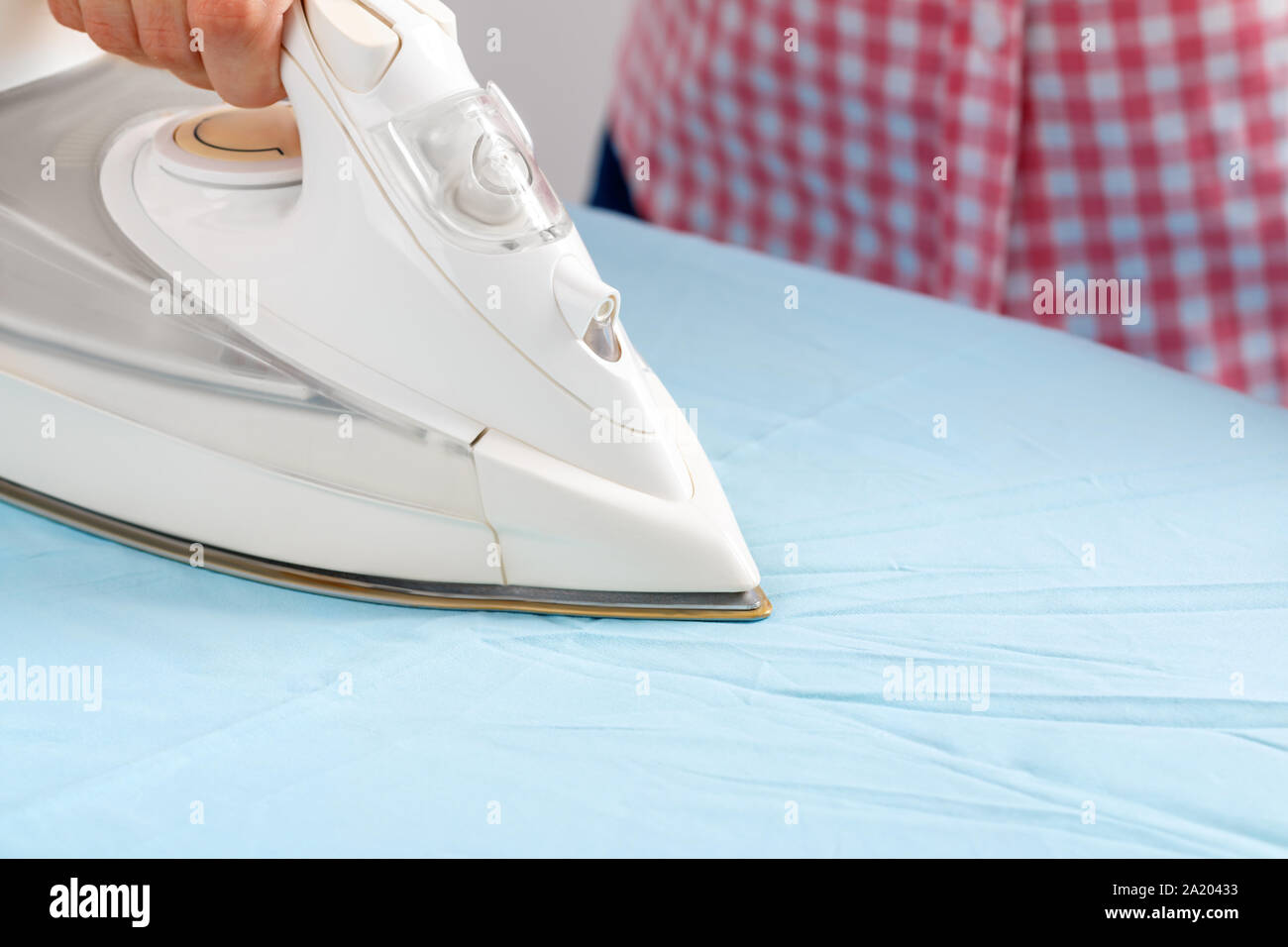 Iron bed linen hires stock photography and images Alamy