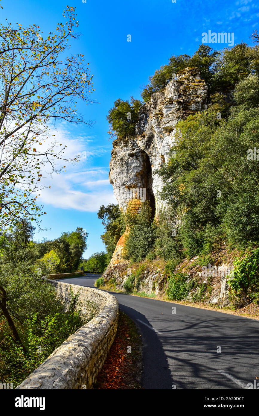 Rocky Cliffs, Montfort, Dordogne, Dordogne Valley, Périgord, Aquitaine, France Stock Photo