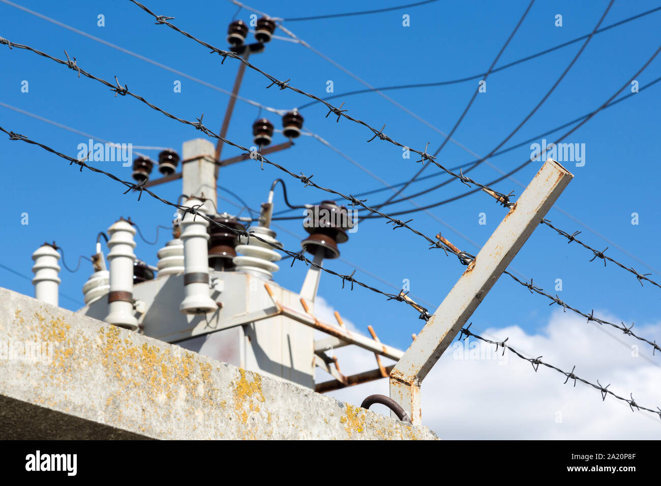 Barbed wire brackets deals