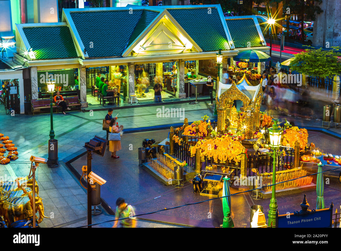 Erawan Shrine At Thanon Phloen Chit Bangkok Thailand Stock Photo Alamy Erawan Shrine At Thanon Phloen Chit Bangkok Thailand Stock Photo Alamy