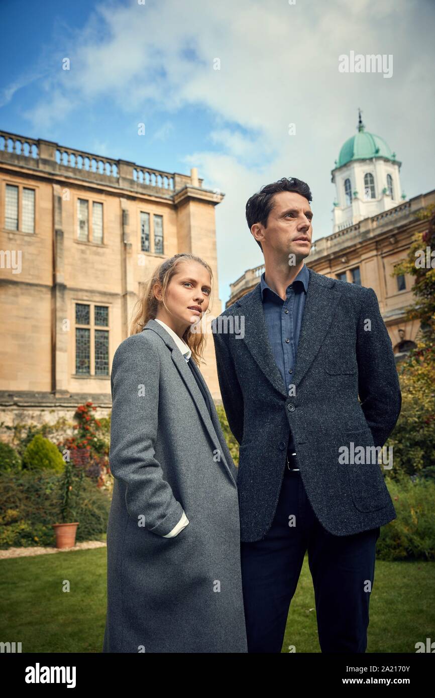 MATTHEW GOODE and TERESA PALMER in A DISCOVERY OF WITCHES (2018), directed by JUAN CARLOS MEDINA and FARREN BLACKBURN. Credit: AMC / Album Stock Photo