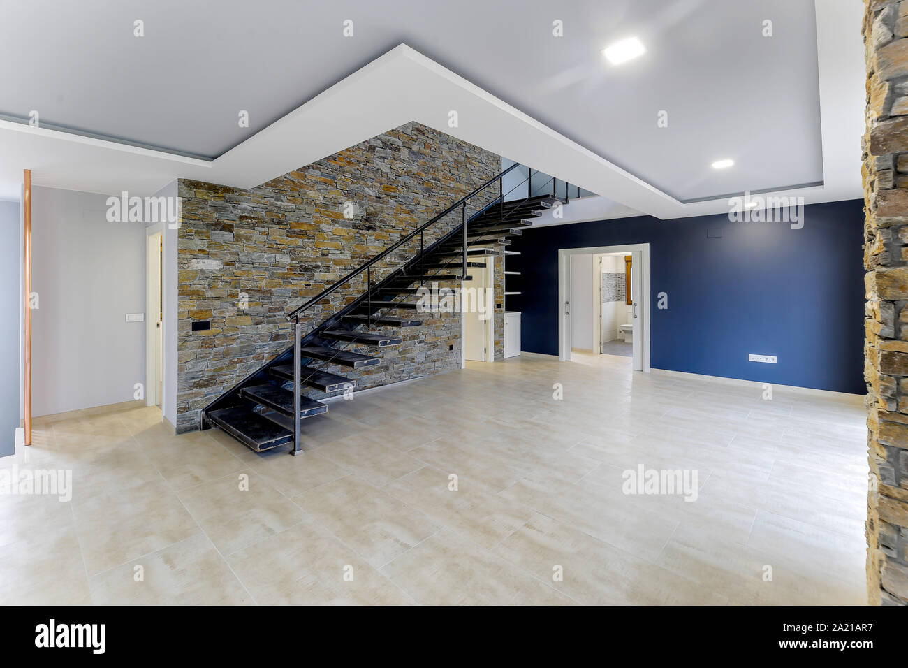 Interior modern empty house. Beautiful living room without furniture Stock Photo - Alamy