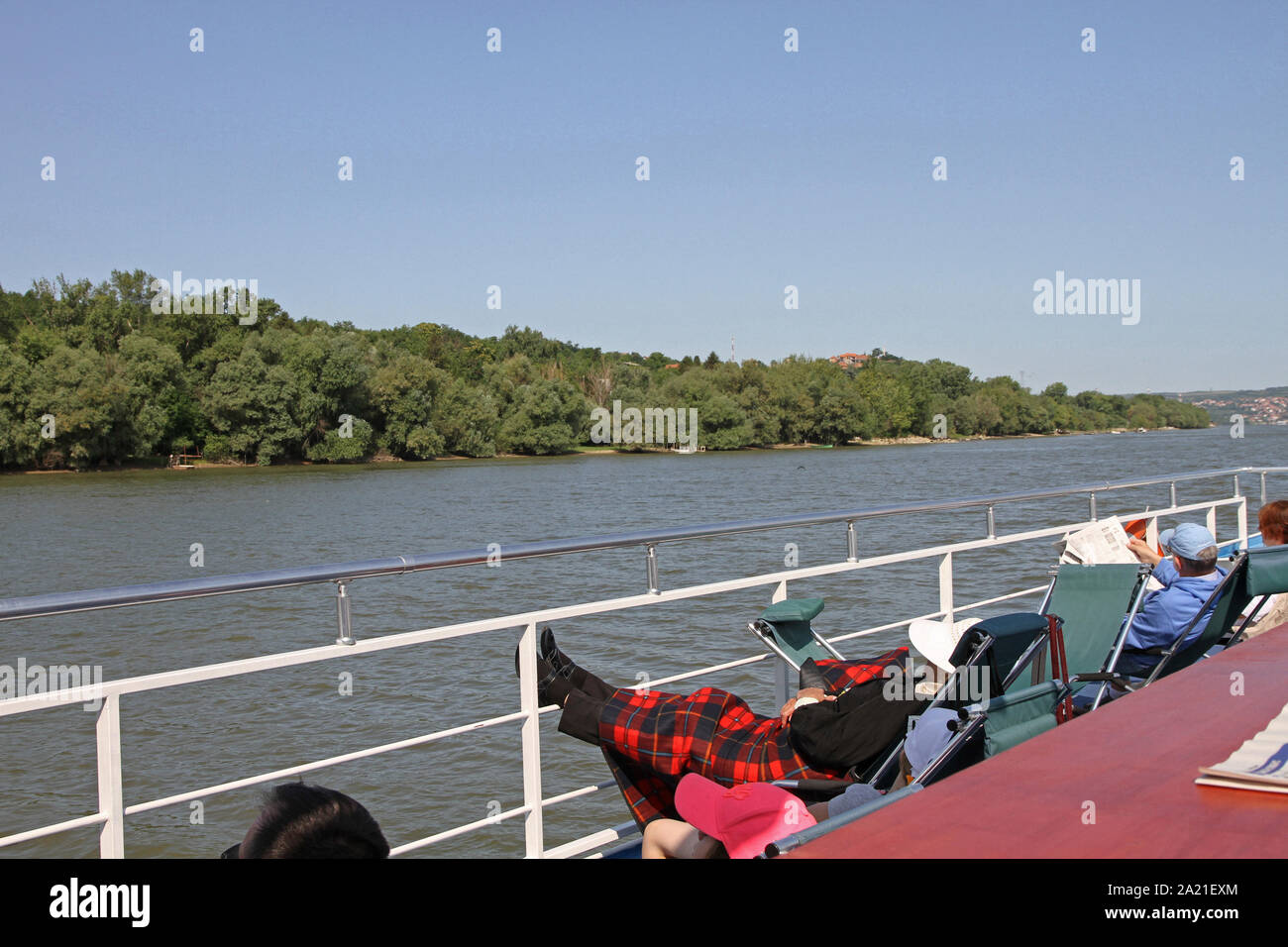 Ship deck railings hi-res stock photography and images - Alamy