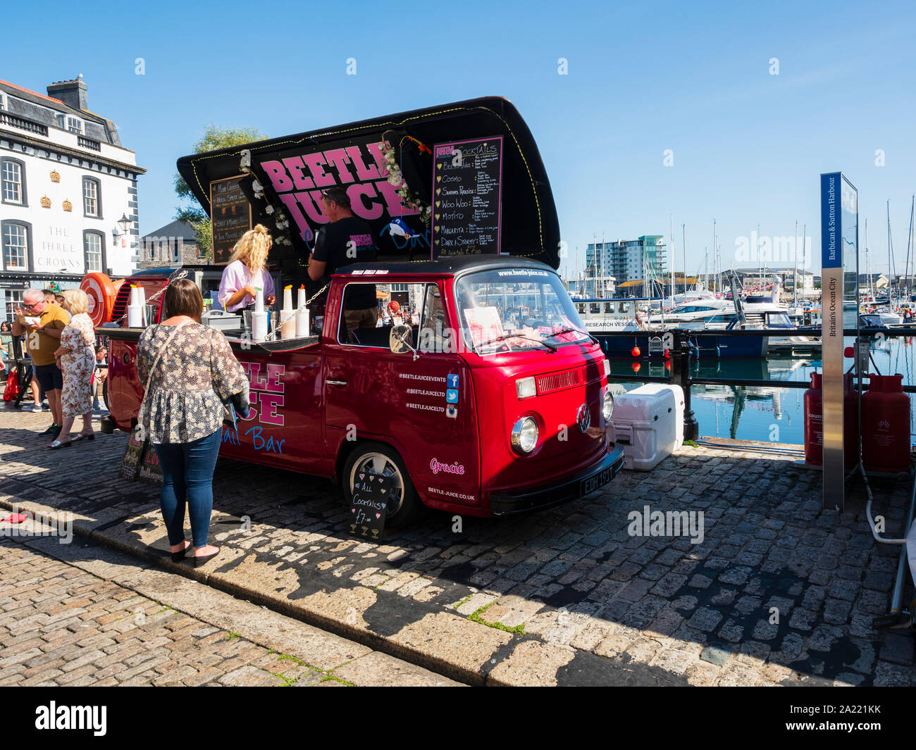 Van converted into bar hi-res stock photography and images - Alamy