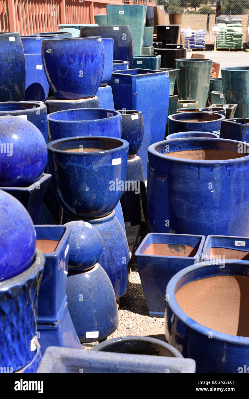 Blue terracotta pots planters hi-res stock photography and images - Alamy