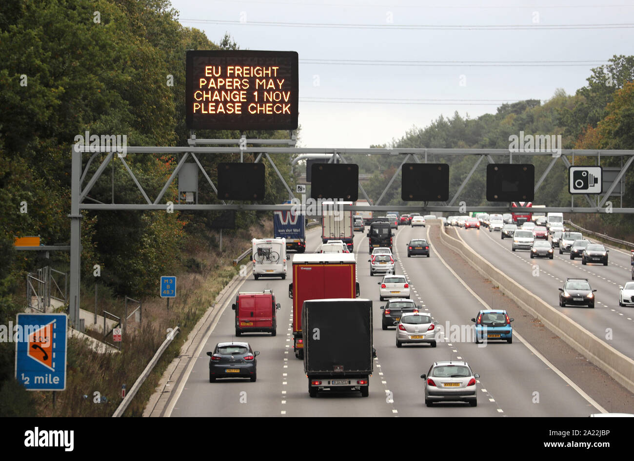 A matrix sign over m3 motorway hires stock photography and images Alamy