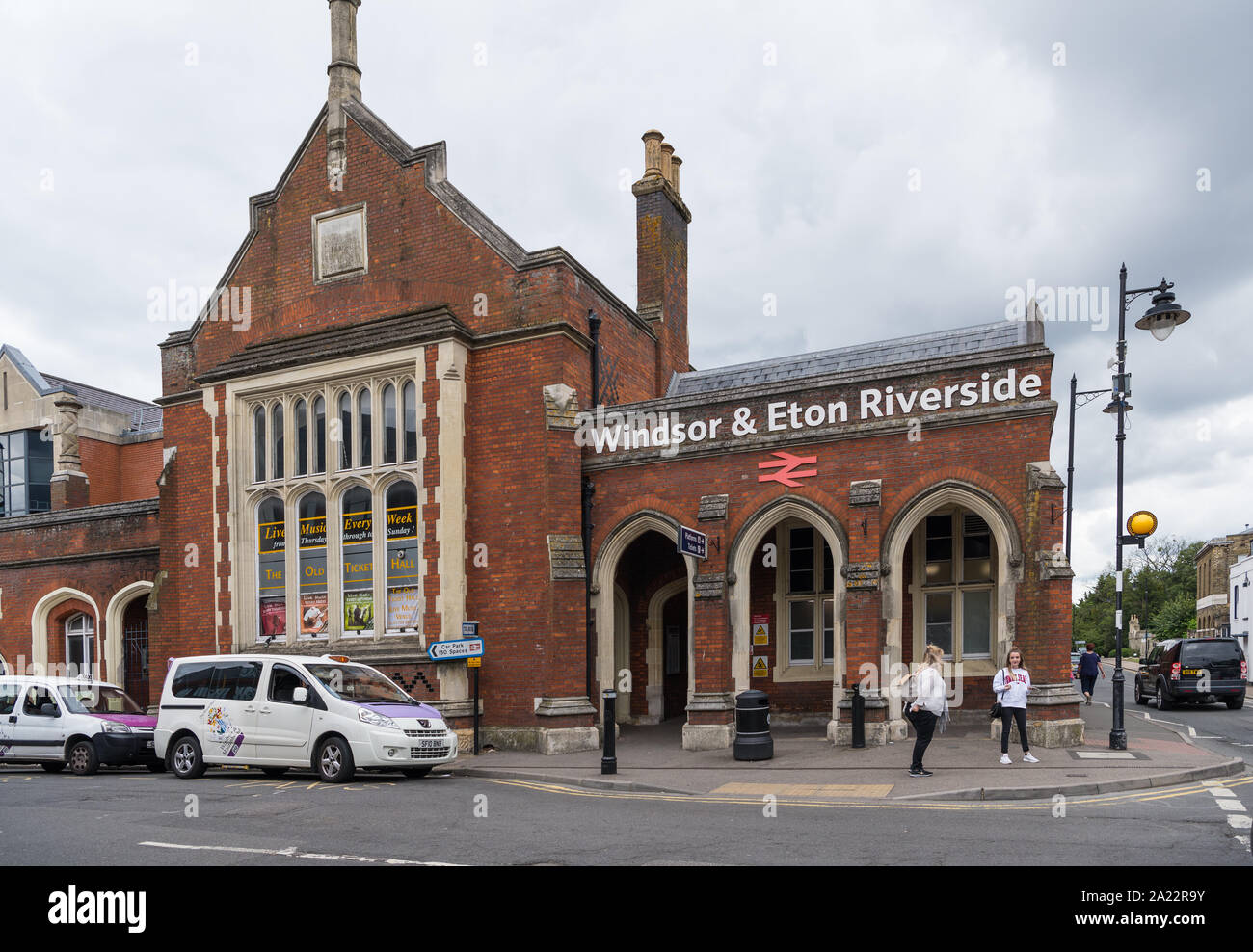 Windsor and Eton Riverside railway station, Windsor, Berkshire, England, UK Stock Photo Alamy