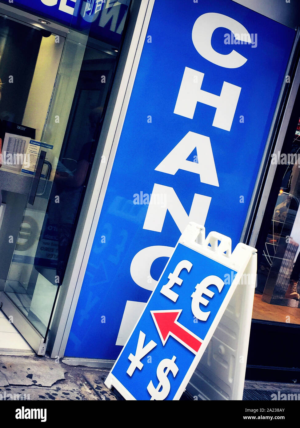 Exchange arrow hires stock photography and images Alamy