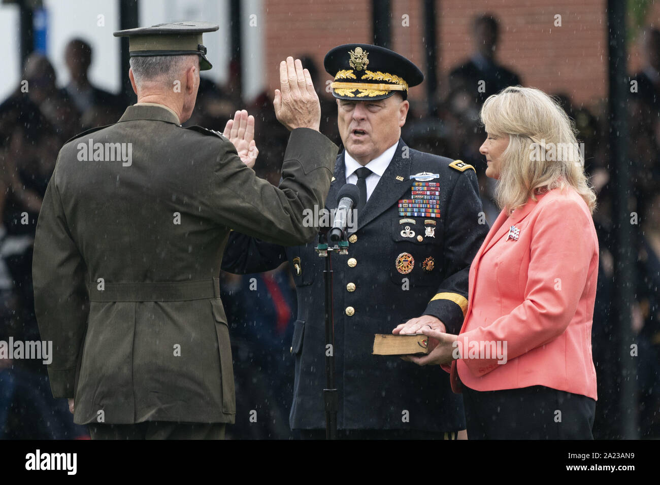 Arlington, United States. 30th Sep, 2019. Chairman of the Joint Chiefs of Staff Mark Milley is sworn in by outgoing chairman General Joseph Dunford during the Armed Forces Welcome Ceremony in honor Milley being appointed as the Twentieth Chairman of the Joint Chiefs of Staff at Joint Base Myer in Arlington, Virginia on September 30, 2019. Photo by Chris Kleponis/UPI Credit: UPI/Alamy Live News Stock Photo