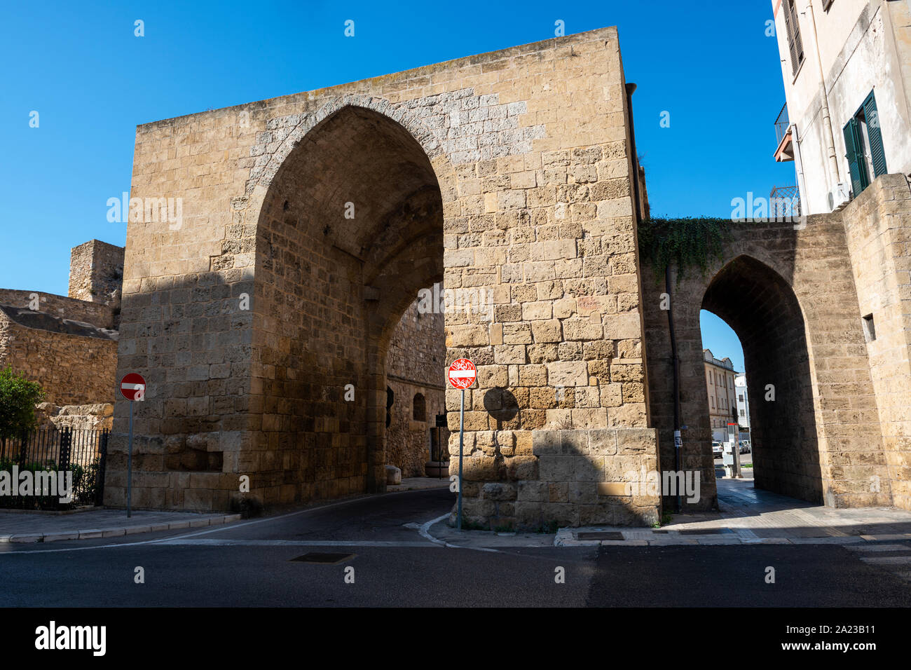 13th century Porta Mesagne, oldest gateway in Brindisi, built into the old  city walls built during Roman times - Brindisi, Puglia, Southern Italy  Stock Photo - Alamy
