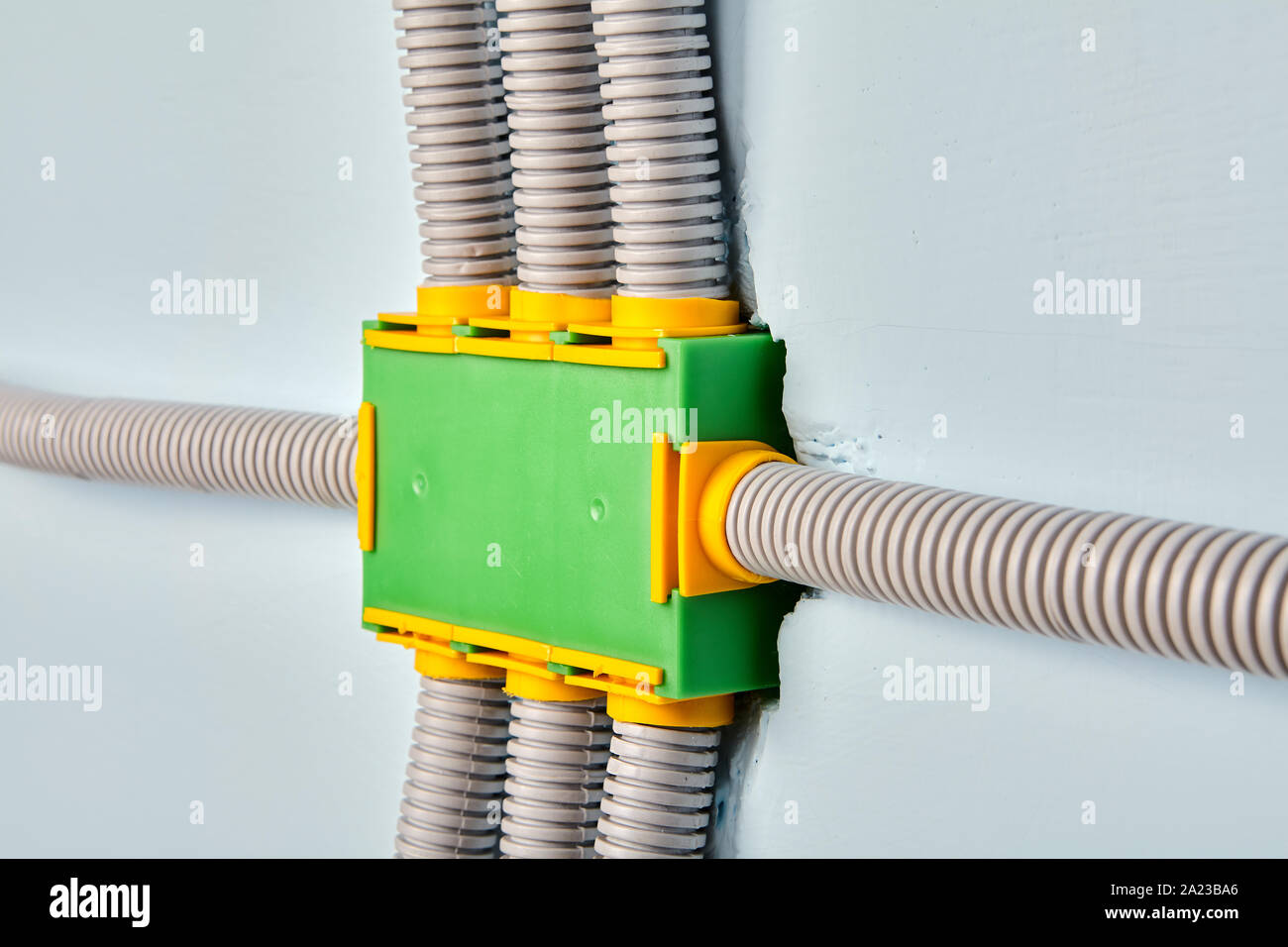 Electrical box for the electrical network of a residential building