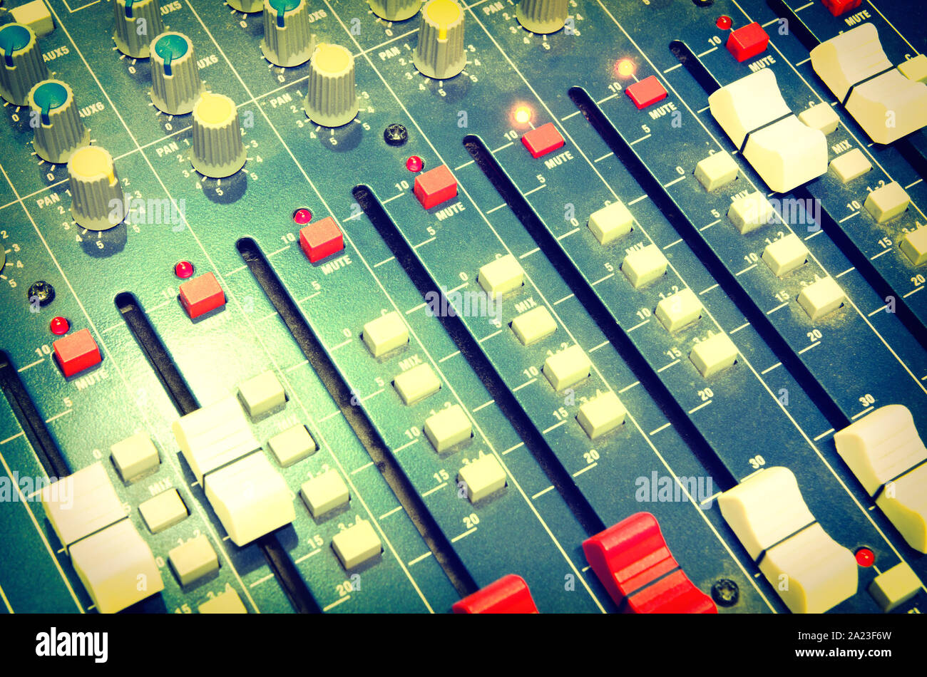 Digital mixer hires stock photography and images Alamy