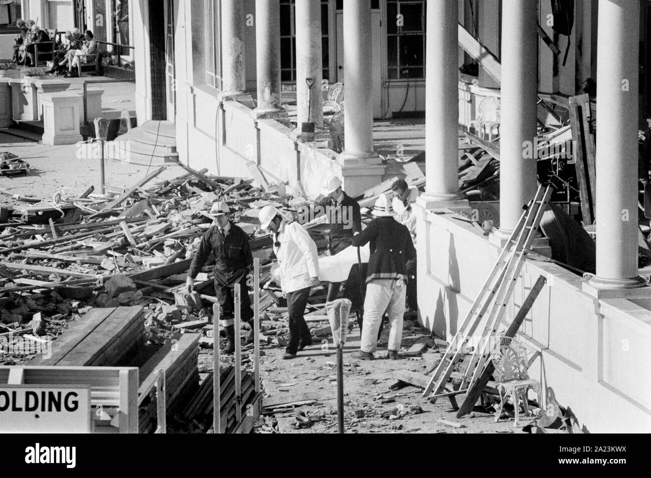 A casualty is removed from The Grand Hotel, Brighton, E. Sussex, England after the bombing by the IRA. 12th October 1984. Stock Photo