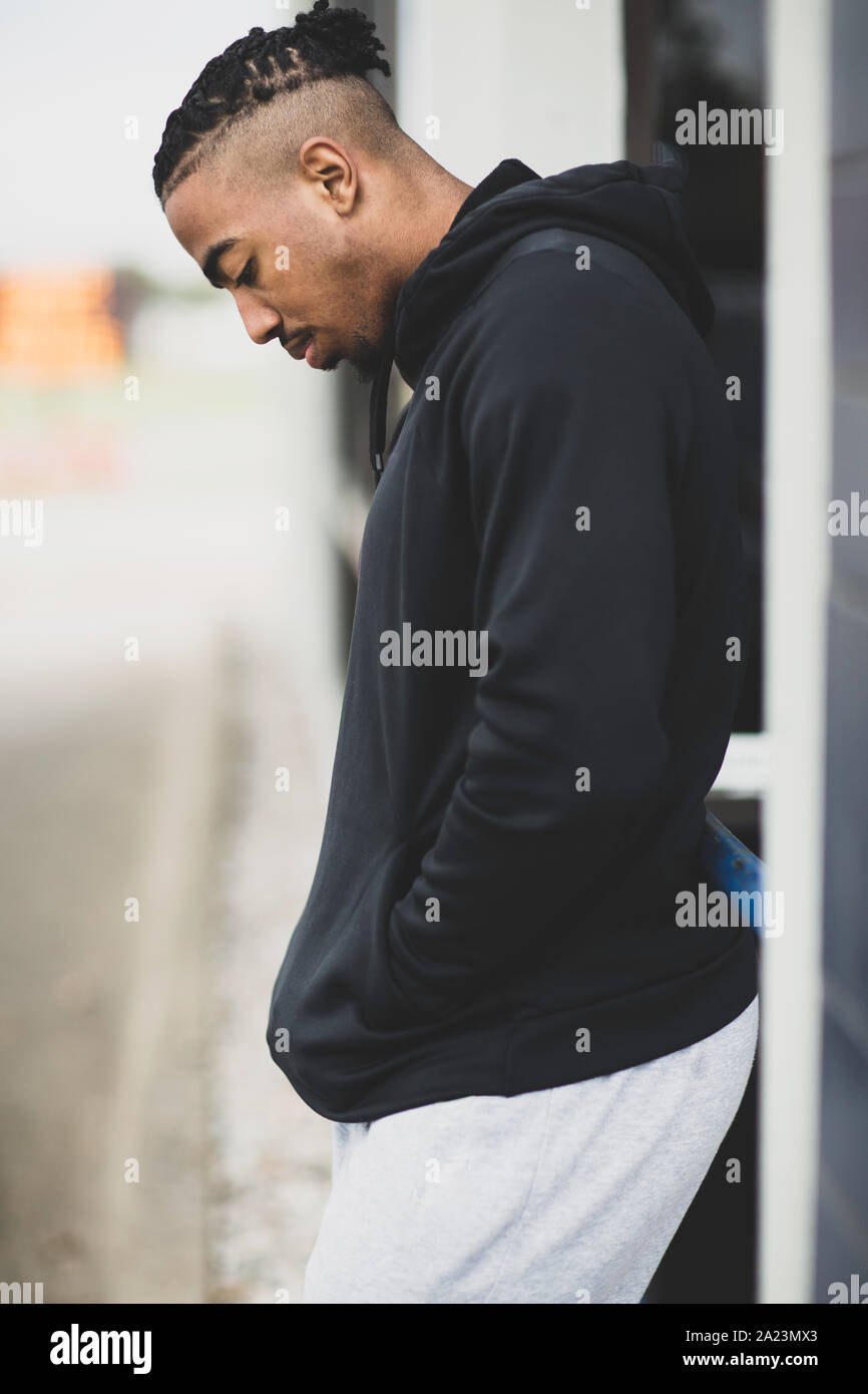 African american man outside hi-res stock photography and images - Alamy