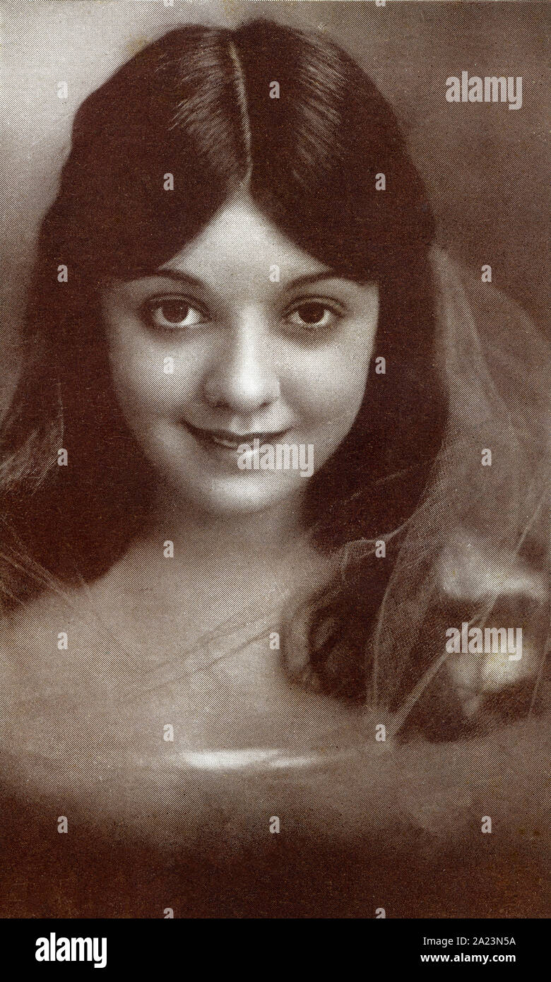 American Film Actress Lila Lee, Head and Shoulders Publicity Portrait,  1920's Stock Photo - Alamy