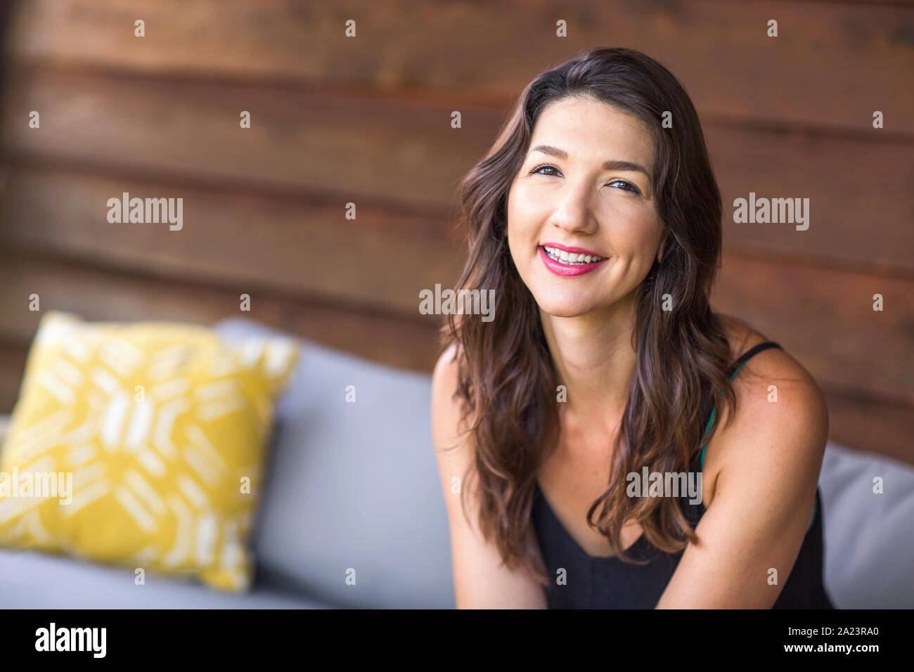 Young attractive hispanic woman brunette hi-res stock photography and ...