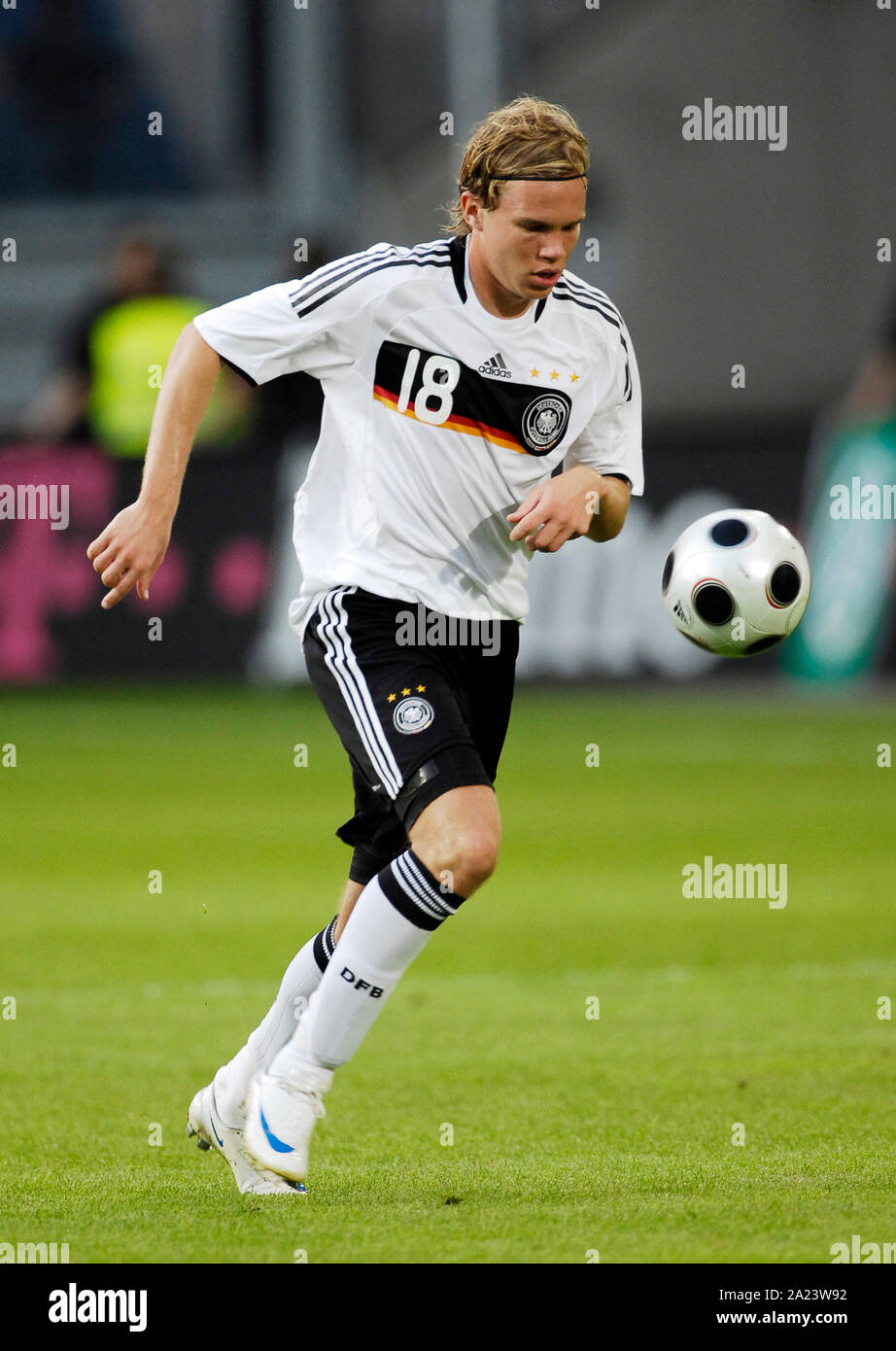 Roque Junior of Duisburg is on the ball during the Bundesliga match MSV  Duisburg v 1.FC Nuremberg at MSV Arena stadium of Duisburg, Germany, 02  December 2007. Diosburg won the match 1-0.