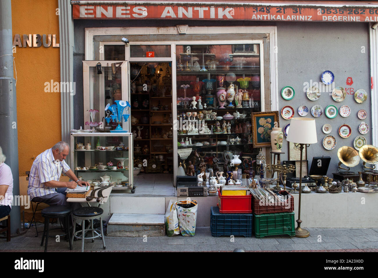 Antique shop in the Kadıköy district of Istanbul, Turkey Stock Photo