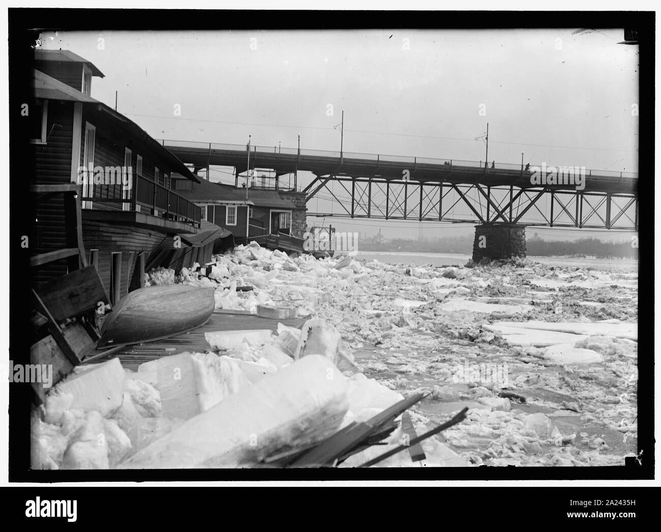 Frozen river river water Cut Out Stock Images & Pictures - Alamy