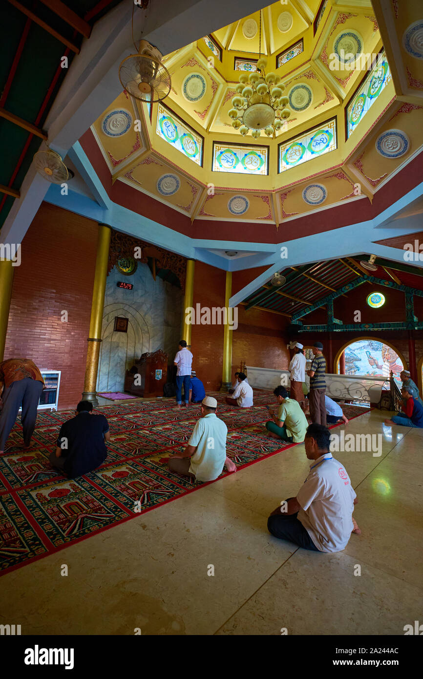 Chinese Praying High Resolution Stock Photography And Images Alamy