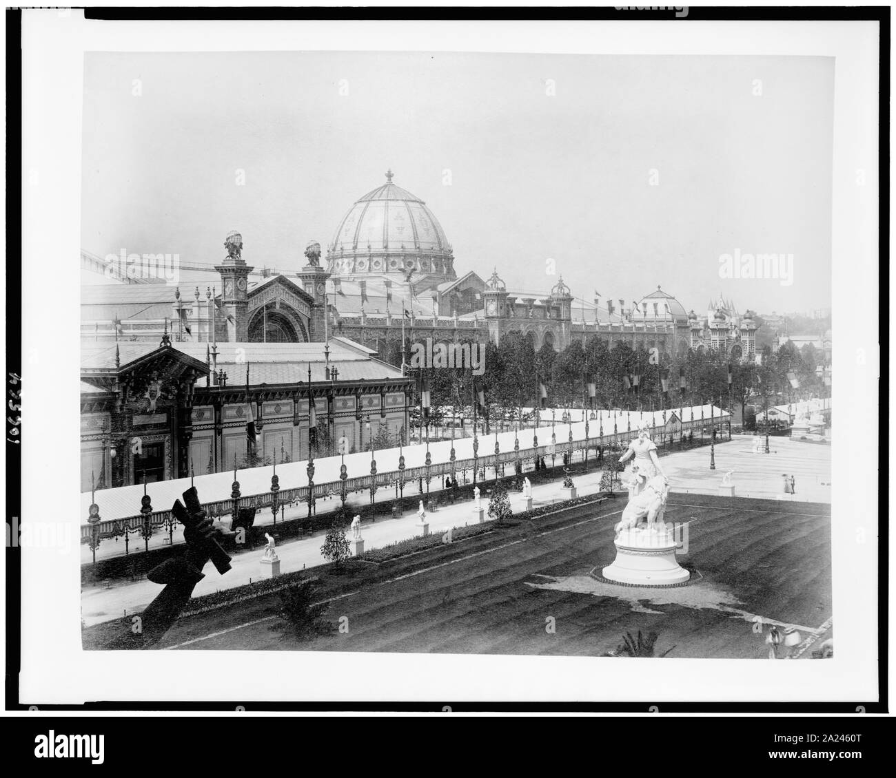 Exposition buildings Cut Out Stock Images & Pictures - Alamy