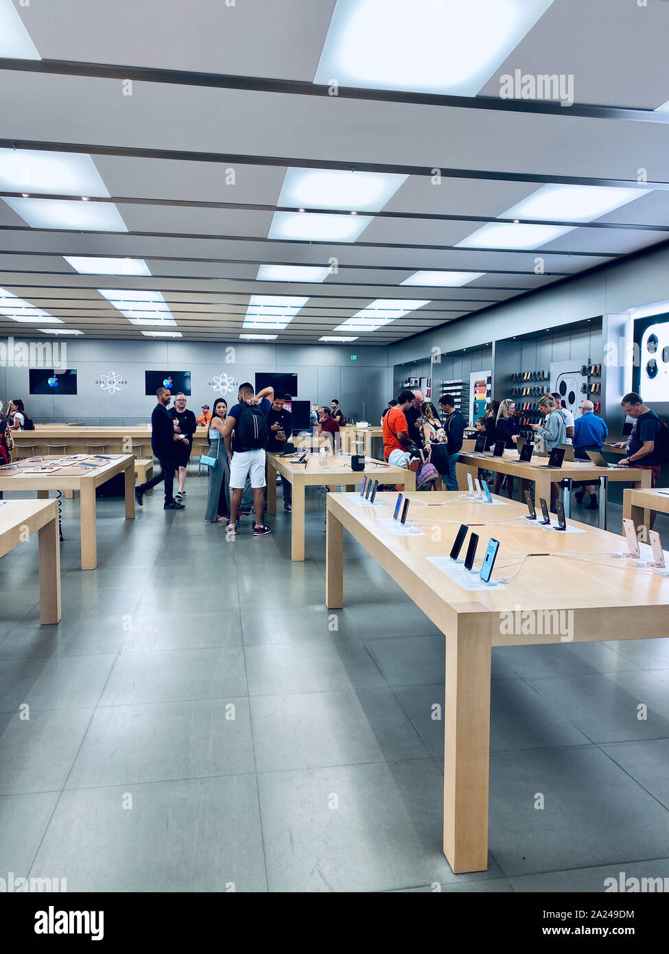 Apple Store, Apple Store in Florida Mall. @ Orlando, Florid…