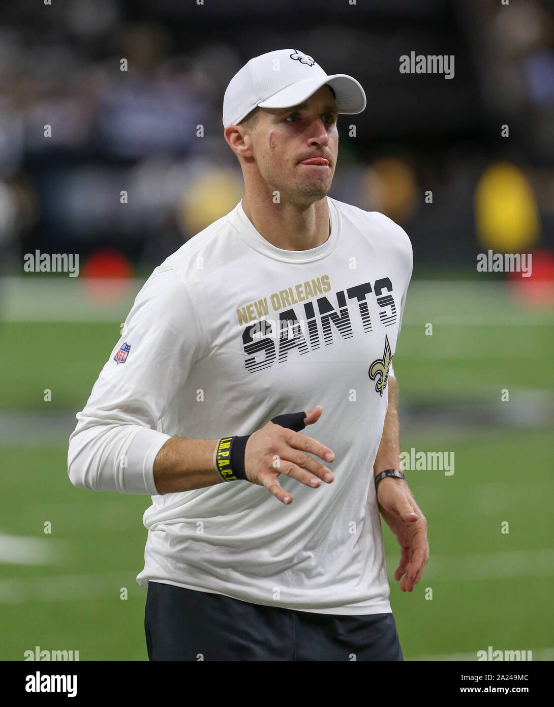 New Orleans, LA, USA. 29th Sep, 2019. New Orleans Saints injured quarterback Drew Brees runs to the locker room after pre game warm ups before their game against the Dallas Cowboys at the Mercedes Benz Superdome in New Orleans, LA. Jonathan Mailhes/CSM/Alamy Live News Stock Photo