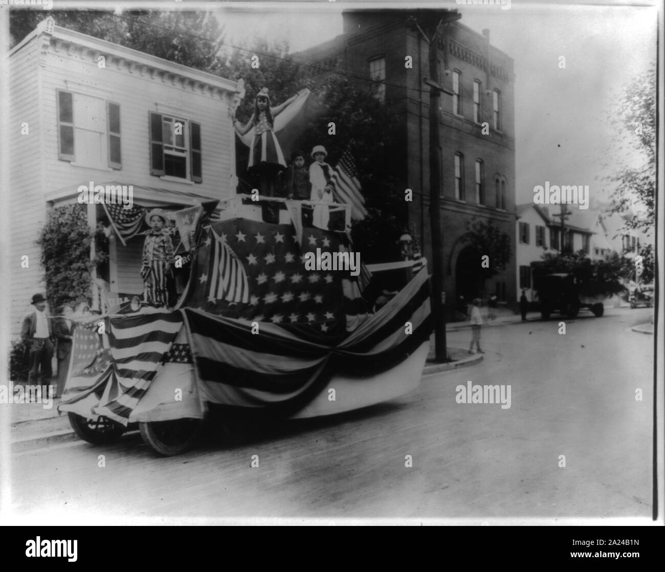 July 4 1918 parade hires stock photography and images Alamy